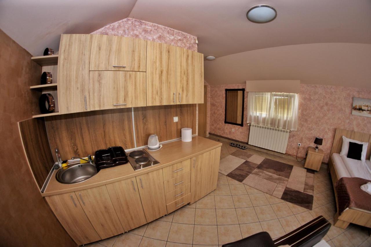 Apartmani Zecevic Nikšić Exteriör bild