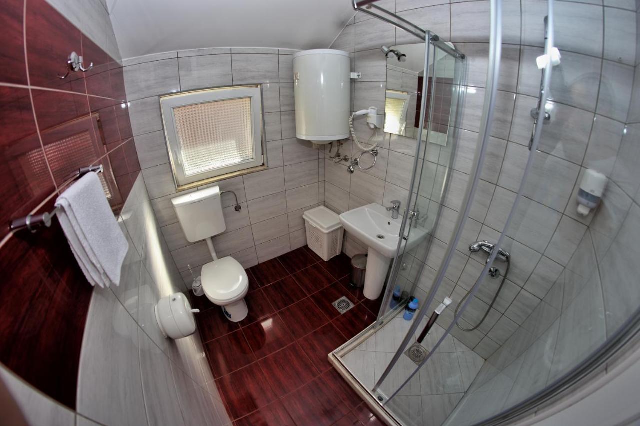 Apartmani Zecevic Nikšić Exteriör bild
