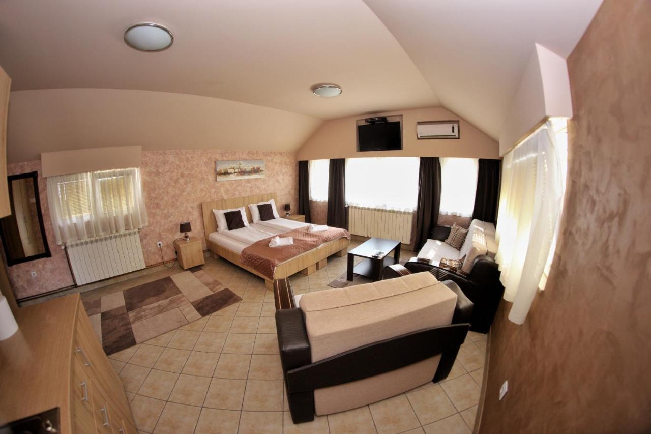Apartmani Zecevic Nikšić Exteriör bild