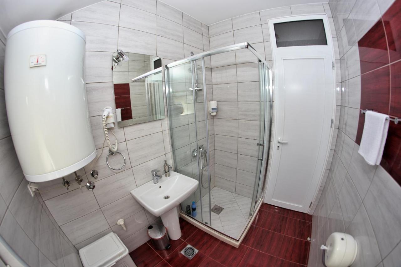 Apartmani Zecevic Nikšić Exteriör bild