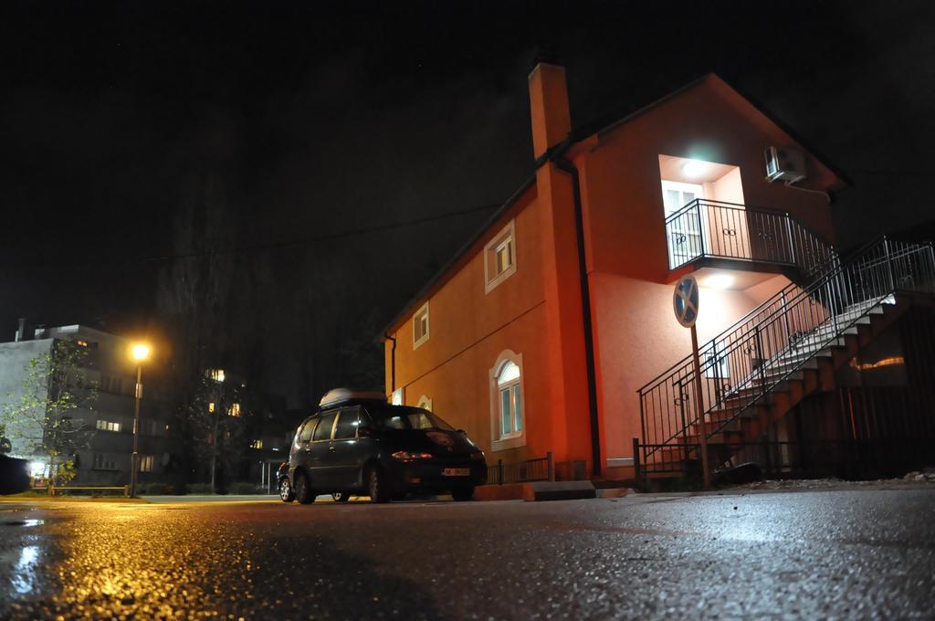 Apartmani Zecevic Nikšić Rum bild