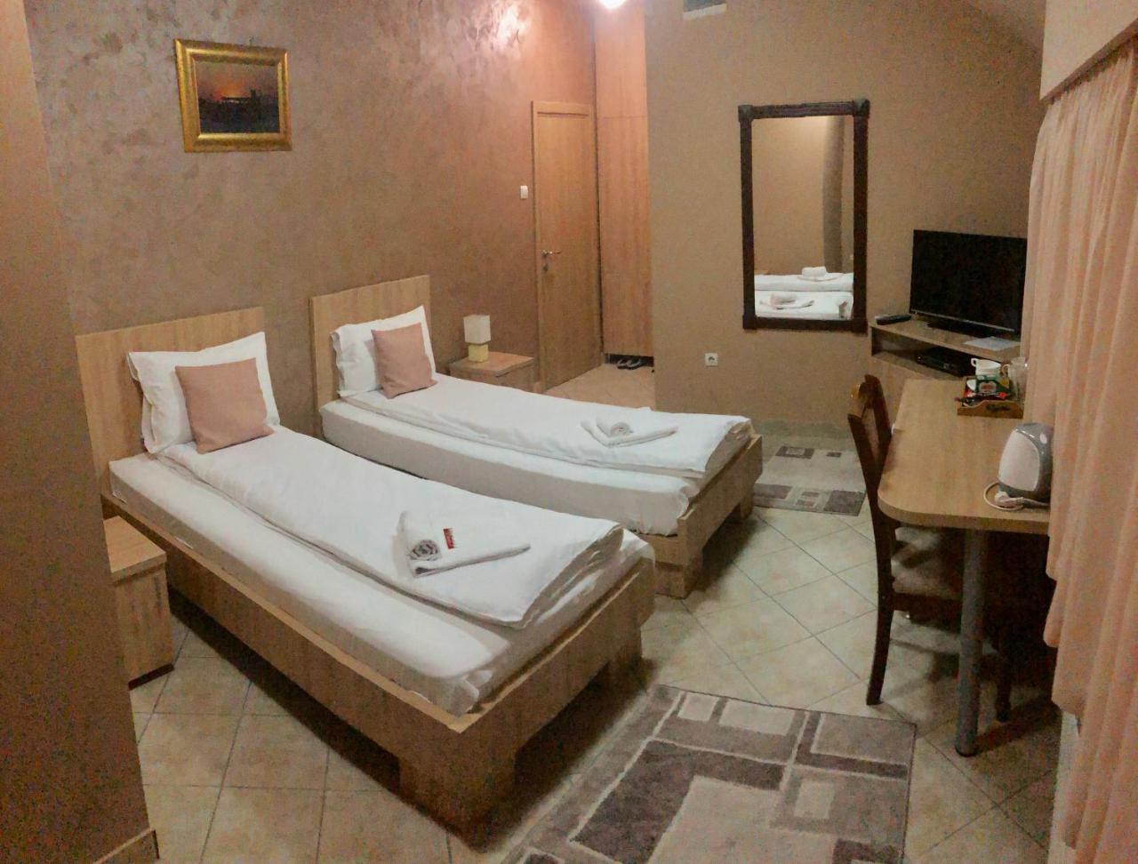 Apartmani Zecevic Nikšić Exteriör bild