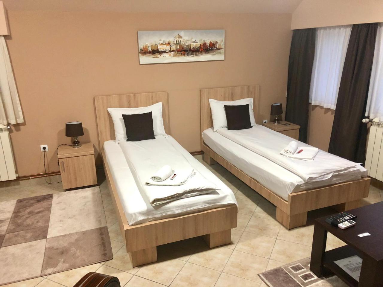 Apartmani Zecevic Nikšić Exteriör bild